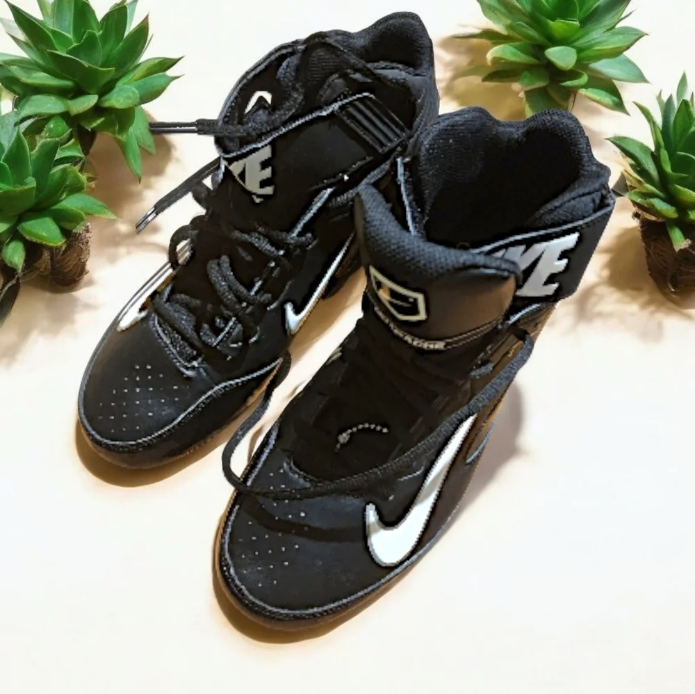 EUC Nike Hurache Strike Low Metal Baseball Cleats Men's Size 10 - Picture 1 of 4